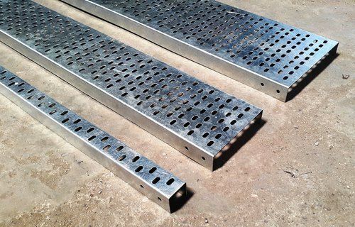 Fully Ventilated And Corrosion Resistant Galvanized Iron (Gi) Perforated Cable Trays Application: Industrial