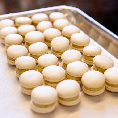 Chocolate Natural And Hygienic Round Shaped Delicious Yummy And Tasty Fresh Sweet Very Tasty Vanilla Macarons