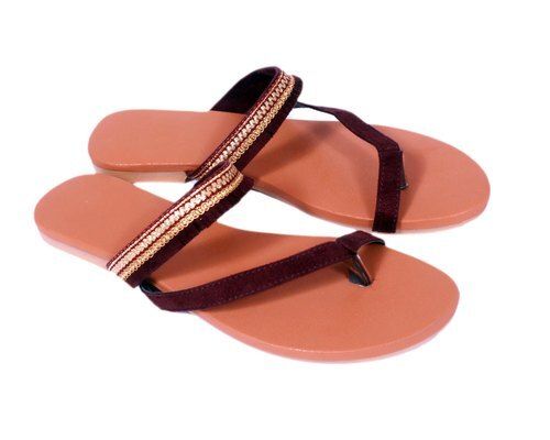 Brown Stylish Daily Wear Comfortable Flat And Slip-Resistan Fashionable Casual Leather Slipper For Ladies