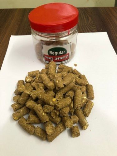 100 Percent Organic Quality And Fresh Nutrition Regular Cattle Feed Pashu Aahar