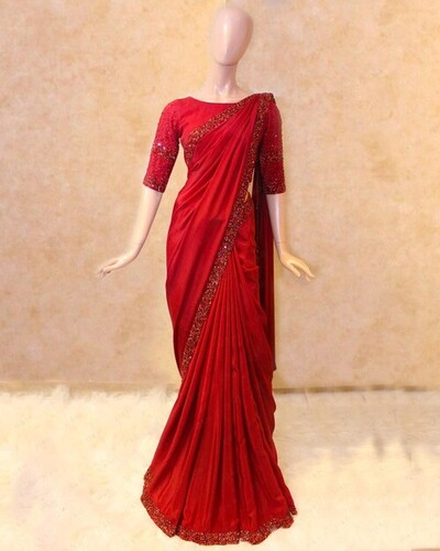 महिलाओं के लिए लाल ट्रेडिशनल और एलिगेंट पार्टी वियर बीडेड साड़ी