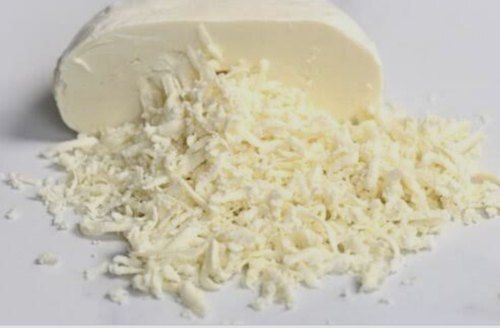 Delicious Healthy Stringy Texture Yellow Mozzarella Cheese Diced, Packet Of 1 Kg