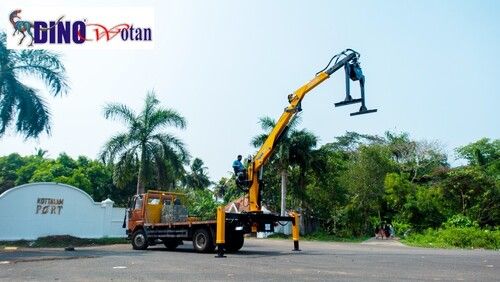 Dino Wotan Heavy Duty 1.5 Ton Capacity Powerful Knuckle Crane For Industrial Uses Application: Construction