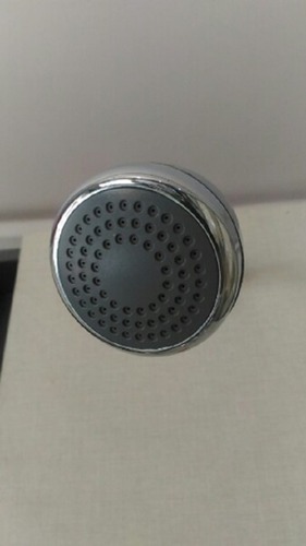 बाथरूम के लिए पीवीसी स्ट्रांग वॉल माउंटेड और टिकाऊ गोल स्टेनलेस स्टील शावर