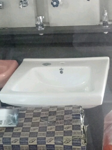 बाथरूम के लिए सिंक वॉल माउंटेड और क्रैक रेसिस्टेंस व्हाइट सिरेमिक वॉशबेसिन