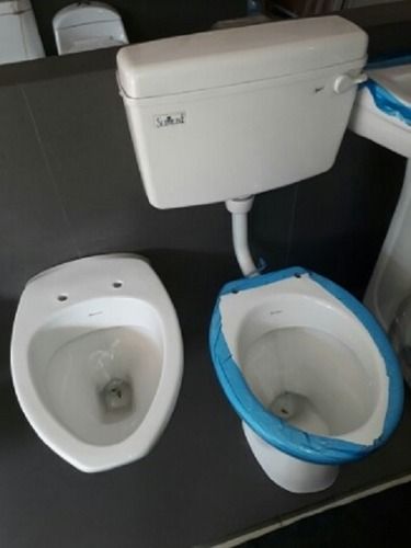 Crack Resistance Ceramic Glossy Water Closet White Western Toilet Seats  Installation Type: Floor Mounted