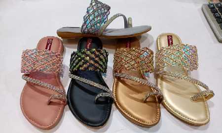 Available In Different Of Colors Stylish And Fashionable, Light Weight, Contemporary Design Ladies Soft Slippers