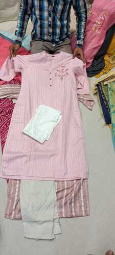  कैज़ुअल वियर के लिए पिंक (गुलाबी) रंग 3/4 स्लीव कॉटन प्रिंटेड महिलाओं के लिए सूट सलवार