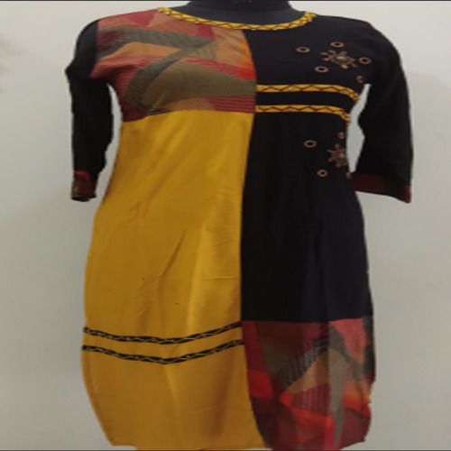 Printed Yellow And Black Round Neck Rayon Stonework Kurti