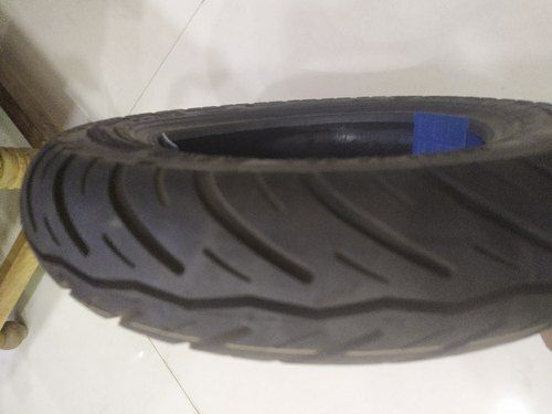 Slip Resistance And Heavy Duty With Solid Rubber Black Two Wheeler Tyres