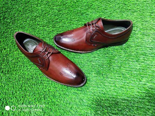 Brown Classic Look Stylish And Comfortable Formal Men Shoes For Casual Party Wear 