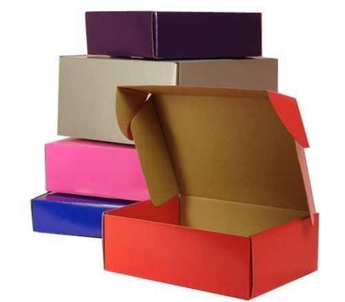  अनुकूलित हल्के वजन और डिस्पोजेबल आयताकार नालीदार कागज बॉक्स 