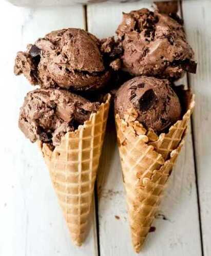 Hygienically Prepared Yummy Delicious And Mouth Melting Sweet Chocolate Ice Cream Cone