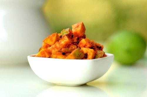 Hygienically Processed Testy Spicy Pure Mango Pickle with 12 Months Shelf Life