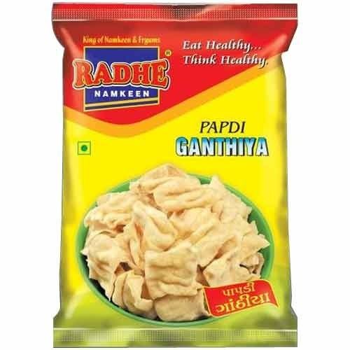100% Pure Fresh Spicy And Salty Indian Snacks Fried Papdi Gathiya Namkeen
