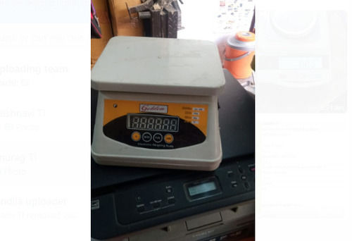 Off White Steel Portable Electric Digital Weighting Machine With Lcd Display, Related Voltage 220 Capacity Range: 1  Kilograms (Kg)