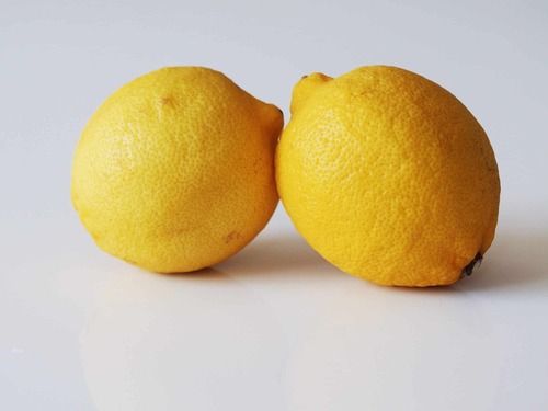 100% Pure Fresh A Grade Nutrient Enriched Healthy Sour Taste Yellow Lemon 