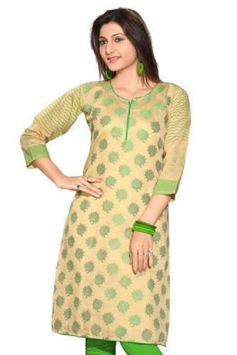 Ladies Round Neck 3/4 Sleeves Comfortable And Stylish Printed Cotton Kurti