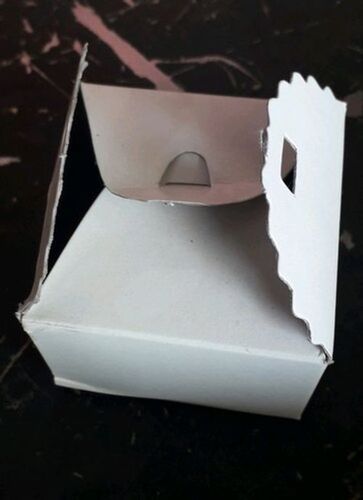 विभिन्न आकार सुंदर आकार के शानदार छोटे सफेद रंग का पेपर बॉक्स 