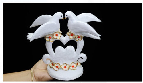 Non Toxic White Color Pair Of Acrylic Pigeon Porcelain Statue Show Piece For Decorating Purpose