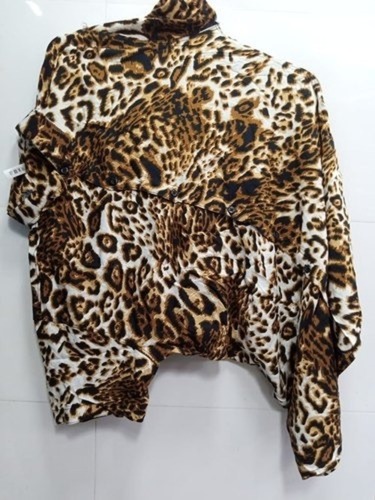 आरामदायक और धोने योग्य नॉन टॉक्सिक लेपर्ड प्रिंटेड शॉर्ट स्लीव कॉलर नेक मेन शर्ट