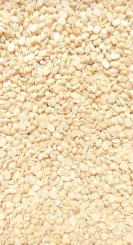 Natural Organic Dried Splited White Urad Dal, Shelf Life 6 Months, Purity 99%