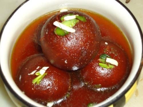 Natural Fresh And Healthy Black Round Sweet Gulab Jamun Sweets