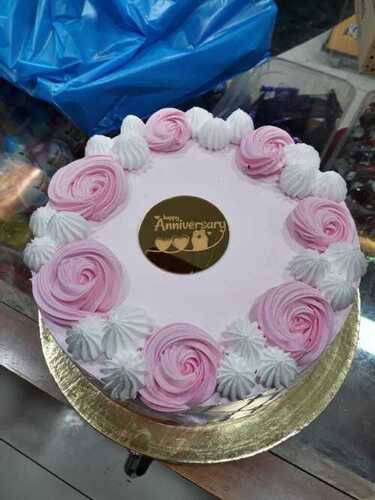 Egg Less Round Vanilla Flavour Daisy Christening Cake For Birthday , Anniversary And Other Fat Contains (%): 0.3 Grams (G)