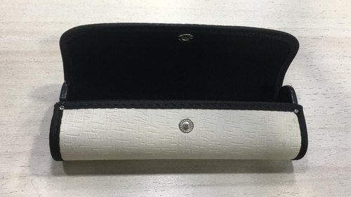 Round Plain Black And White Montop Round Eyeglass Case