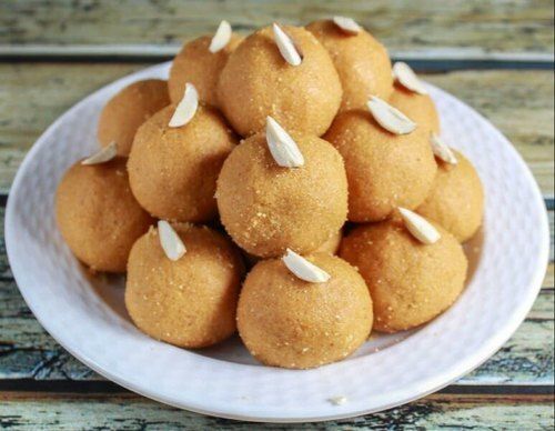 Mouthwatering Hygienic Packed Taste Delicious Fresh Sweet Ghee Beasn Laddu  Fat: 6 Grams (G)