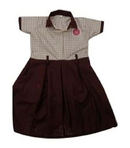 Girl Comfortable And Breathable Straight Collar Frock For School Students  Age Group: 9-14