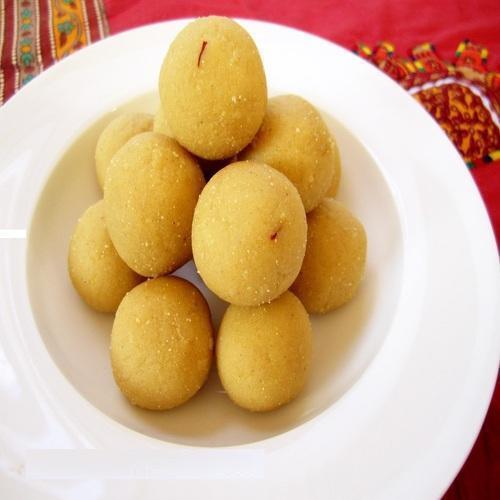 100% Healthy And Fresh Hand Made Tasty Sweet Besan Laddu
