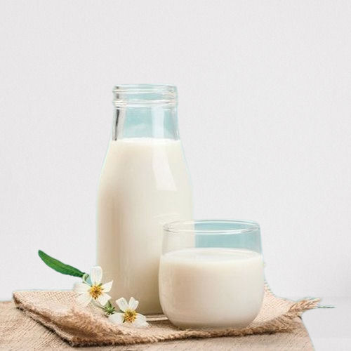 Fresh And Healthy Fully White Colored Skimmed Milk