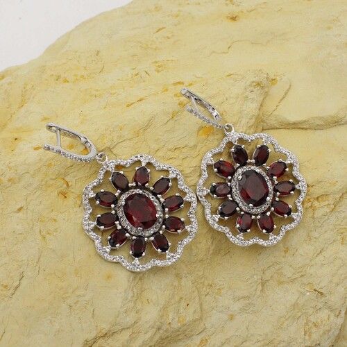 925 Sterling Silver Flower Garnet Danglera Earring Gender: Women