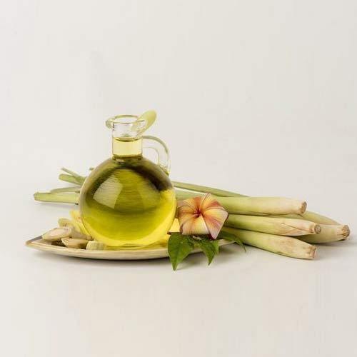 Enriched Aromatic And Flavorful Lemongrass Oil For Flavoring Agent In Foods,Cosmetics Shelf Life: 3 Months