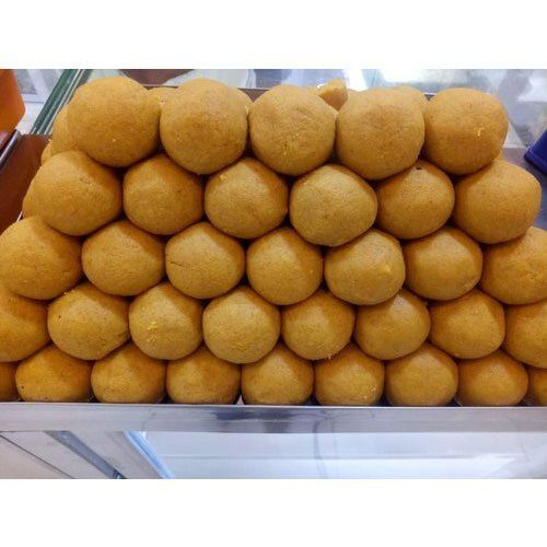 No Artificial Colors Hygienic Prepared Delicious Indian Sweet Besan Laddu