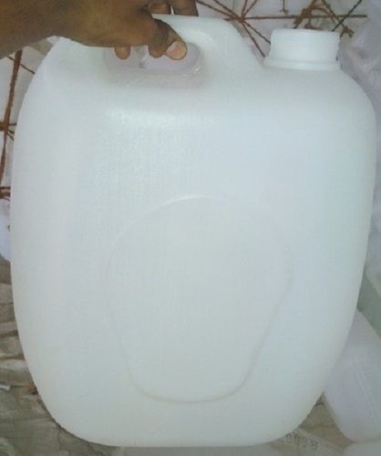 White Plastic Jerry Cans For Storing Chemicals And Other Liquids