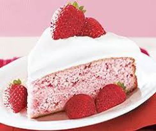 Creme Soft Yummy Natural Taste And Healthy Medium Strawberry Pastry Cake 