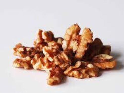 ब्राउन क्रिस्पी और फ्रेश अखरोट ड्राई फ्रूट ऑर्गेनिक अखरोट