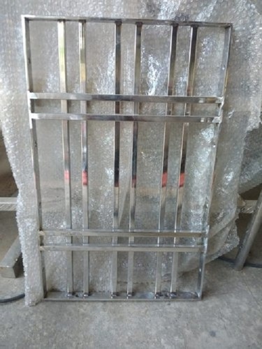 विंडो के लिए ब्लैक लॉन्ग टर्म सर्विस हैवी ड्यूटी और संक्षारण प्रतिरोध बालकनी स्टेनलेस स्टील ग्रिल