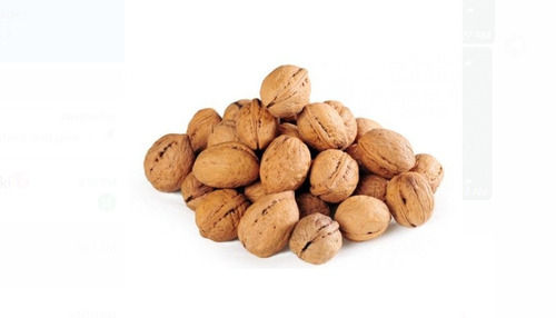 Browne Color Walnuts 2.5 Inch Size Pack Of 1 Kilogram With 1 Year Shelf Life