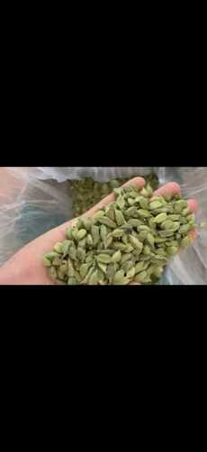 Superior Quality, Refreshing Aroma, No Artificial Color Green Whole Cardamom Elaichi 