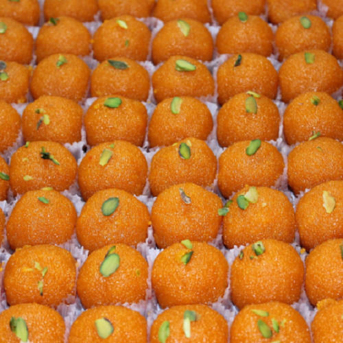 1 Kg Yellow Motichoor Laddu, Round Shape, Topped With Dry Fruit, Sweet And Tasty Carbohydrate: 20 Grams (G)