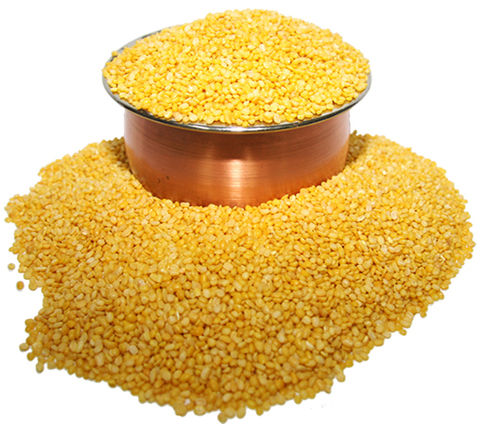 Commonly Cultivated Dried And Splited Round Shaped Yellow Moong Dal, Pack Of 1 Kg