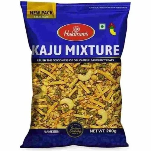 Crunchy And Spicy Haldiram Kaju Mixture Namkeen, 1 Kg Packaging Size 