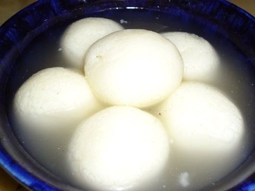 100% Pure Soft And Sweet Texture Fresh Delicious Taste White Rasgulla