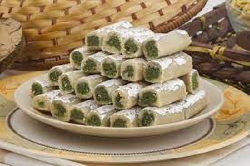 Sweet Delicious Taste Crispy And Crunchy Cardamom Pista Roll Sweet