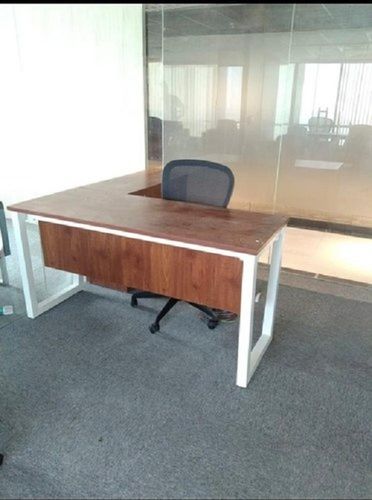 Handmade Versatile And Plywood Brown Office Workstations Table With Single Seating Capacity