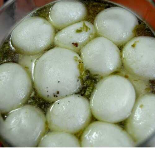 100 Percent Pure Fresh Indian Traditional White Rasgulla Made With Semolina Flour And Sugar Fat: 1.2 Grams (G)