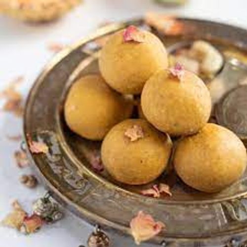 Desi Ghee And A Crunch Of Roasted Dry Fruits Delicious Flavour Besan Laddu  Processing Type: Handmade